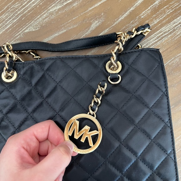 Michael Kors Black Leather Quilted tote - Picture 10 of 16